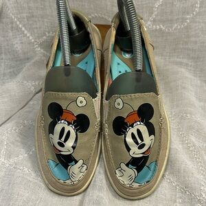 Crocs Disney Minnie Mouse almost new loafers